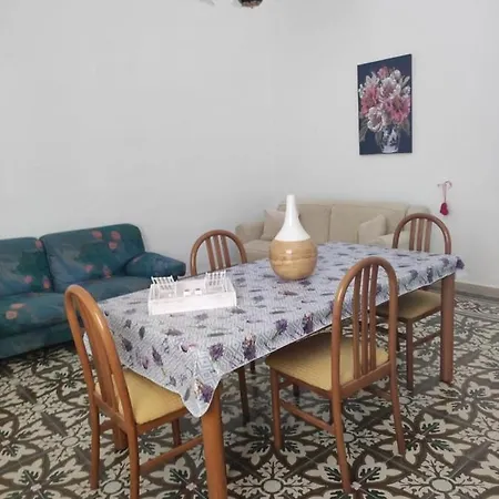 D'aragona شقة